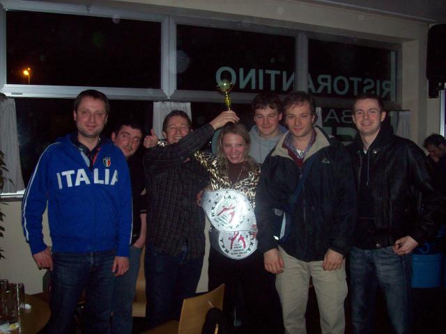 Festeggiamenti al bar (2)